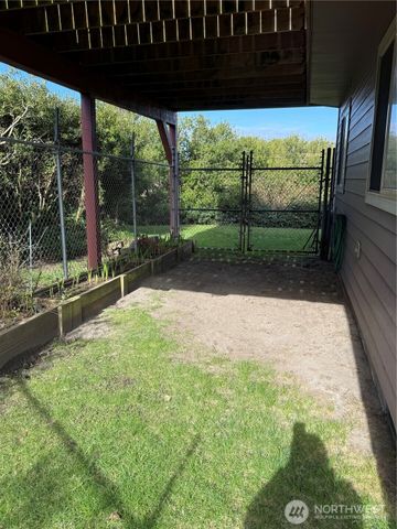 1003 Greenview Avenue, Ocean Shores, WA 98569