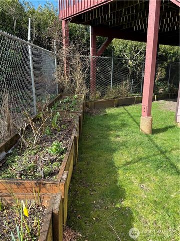 1003 Greenview Avenue, Ocean Shores, WA 98569