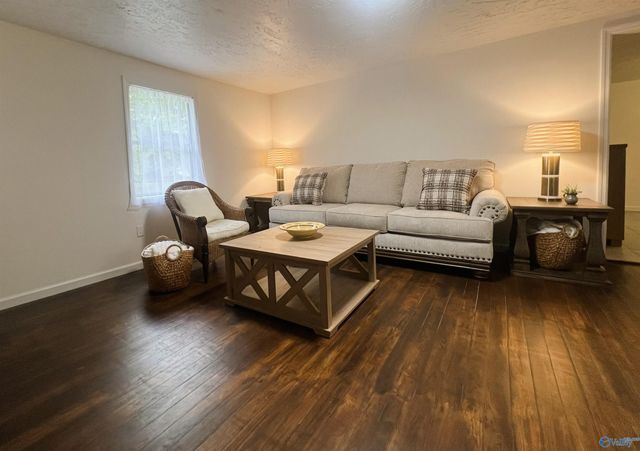 609 Chapman Avenue, Glencoe, AL 35905