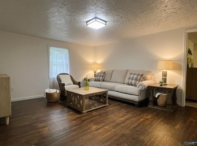 609 Chapman Avenue, Glencoe, AL 35905