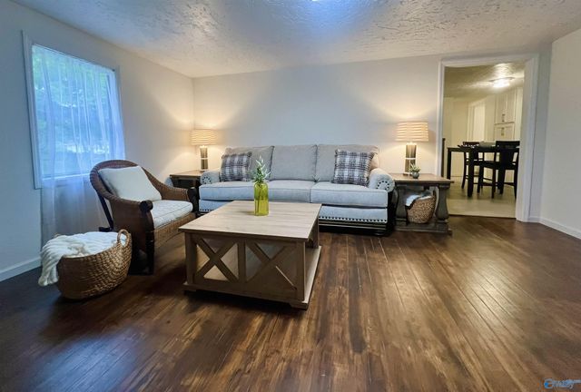 609 Chapman Avenue, Glencoe, AL 35905