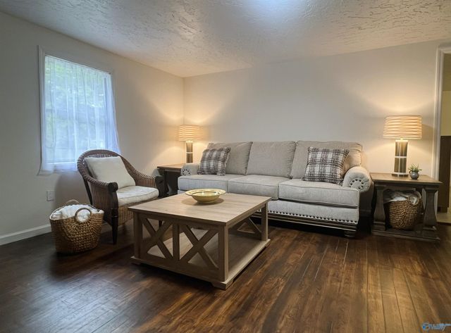 609 Chapman Avenue, Glencoe, AL 35905