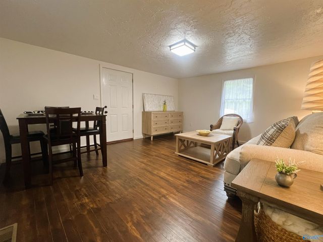 609 Chapman Avenue, Glencoe, AL 35905