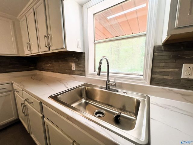 609 Chapman Avenue, Glencoe, AL 35905