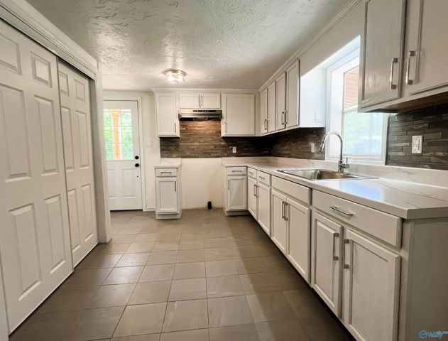 609 Chapman Avenue, Glencoe, AL 35905