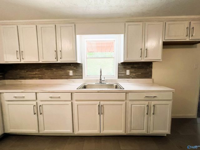 609 Chapman Avenue, Glencoe, AL 35905