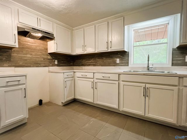 609 Chapman Avenue, Glencoe, AL 35905