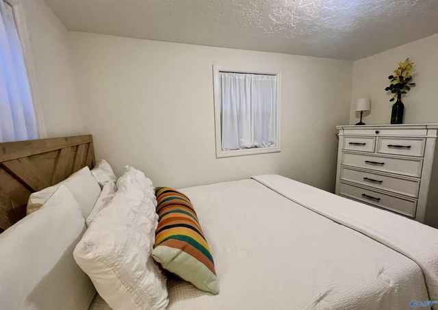 609 Chapman Avenue, Glencoe, AL 35905