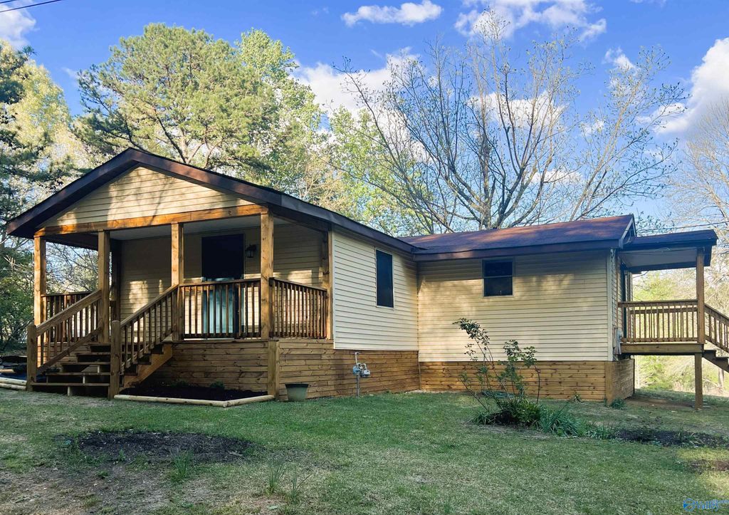 609 Chapman Avenue, Glencoe, AL 35905