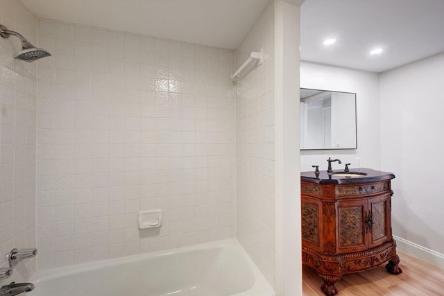 105 World Of Tennis SQ, Lakeway, TX 78738