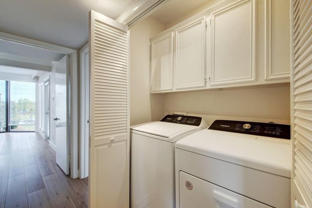 105 World Of Tennis SQ, Lakeway, TX 78738