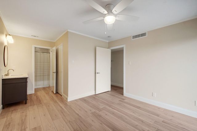 105 World Of Tennis SQ, Lakeway, TX 78738