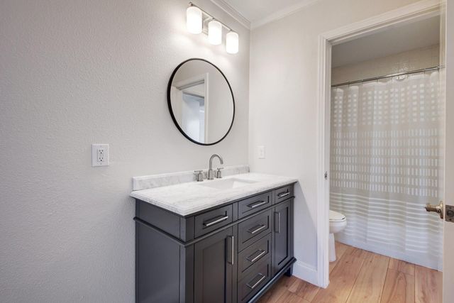 105 World Of Tennis SQ, Lakeway, TX 78738