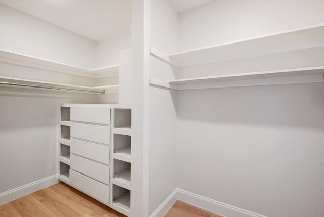 105 World Of Tennis SQ, Lakeway, TX 78738