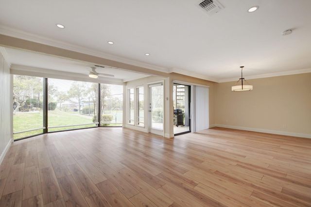 105 World Of Tennis SQ, Lakeway, TX 78738