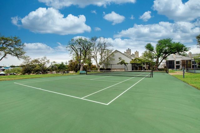 105 World Of Tennis SQ, Lakeway, TX 78738