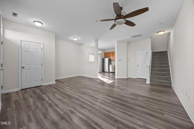 8621 Neuse Club Lane 100, Raleigh, NC 27616