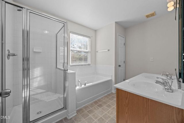 8621 Neuse Club Lane 100, Raleigh, NC 27616