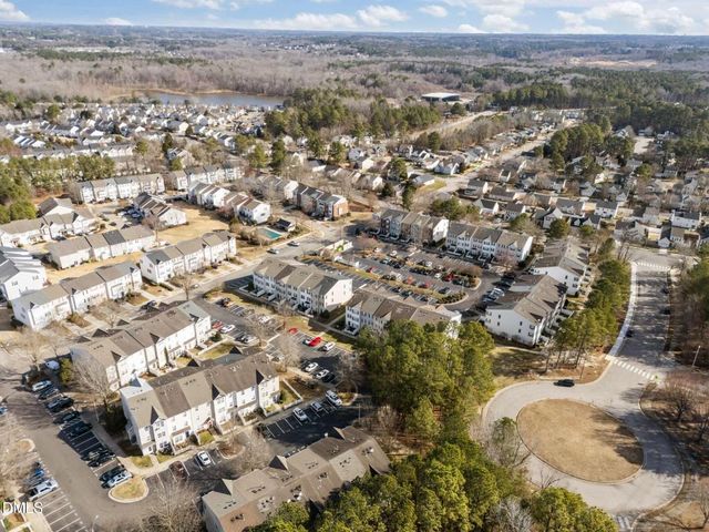 8621 Neuse Club Lane 100, Raleigh, NC 27616