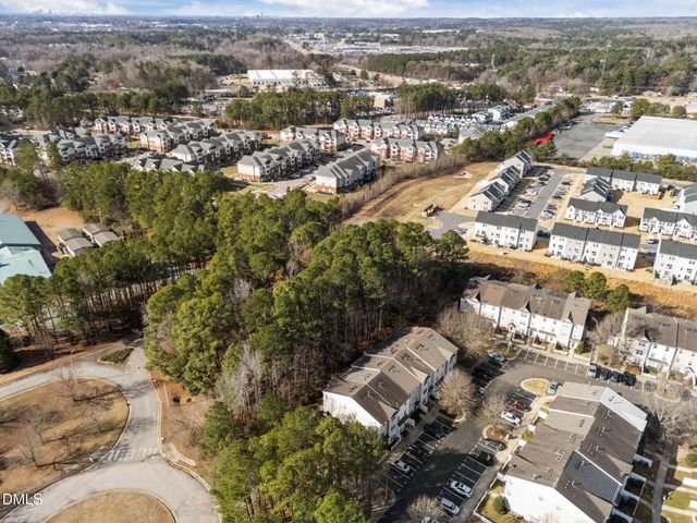 8621 Neuse Club Lane 100, Raleigh, NC 27616