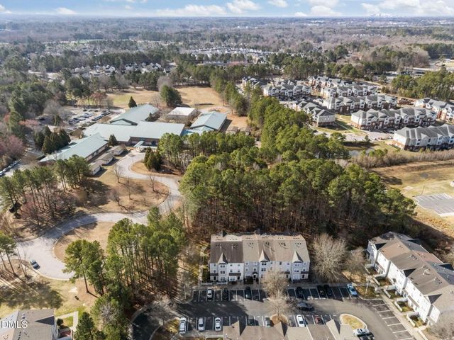 8621 Neuse Club Lane 100, Raleigh, NC 27616