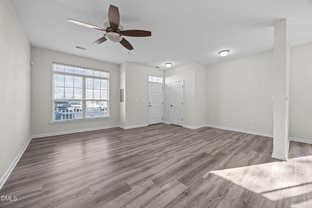 8621 Neuse Club Lane 100, Raleigh, NC 27616