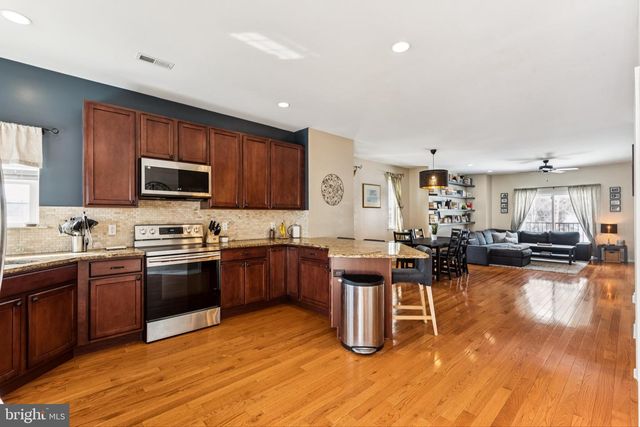 233 PAOLI AVE, Philadelphia, PA 19128