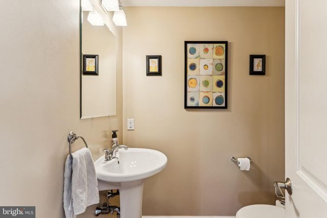 233 PAOLI AVE, Philadelphia, PA 19128