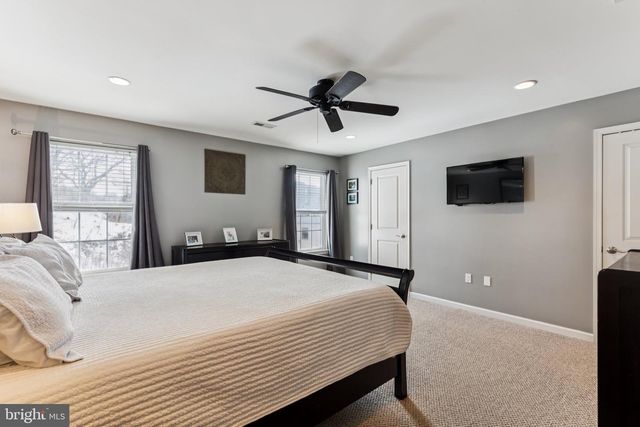 233 PAOLI AVE, Philadelphia, PA 19128