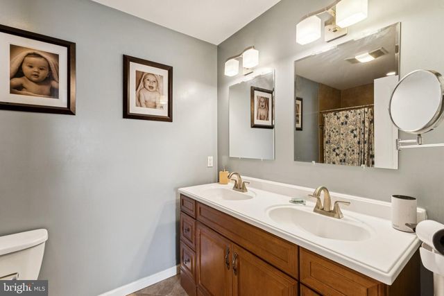 233 PAOLI AVE, Philadelphia, PA 19128