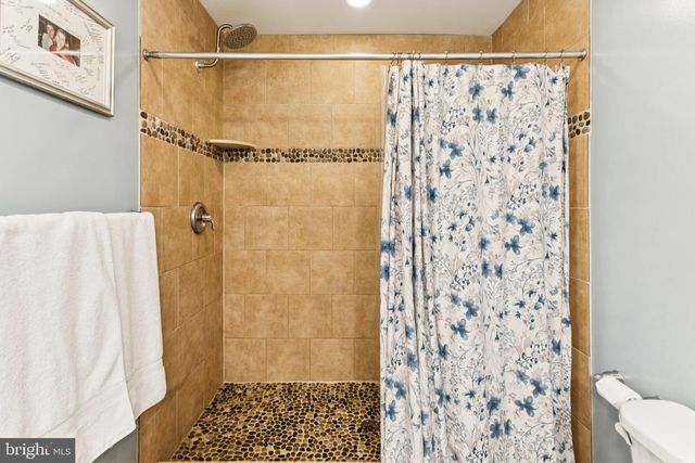 233 PAOLI AVE, Philadelphia, PA 19128