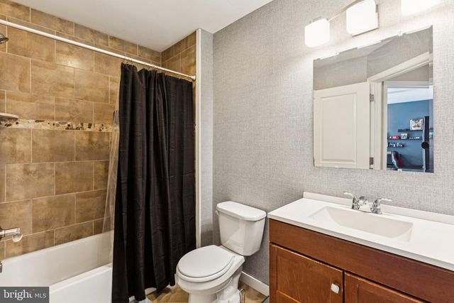 233 PAOLI AVE, Philadelphia, PA 19128