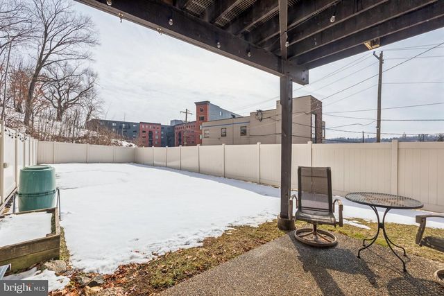 233 PAOLI AVE, Philadelphia, PA 19128