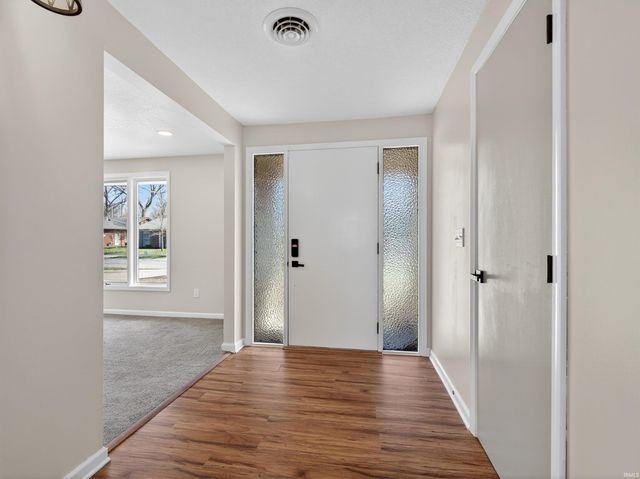 1605 Benham Drive, Fort Wayne, IN 46815