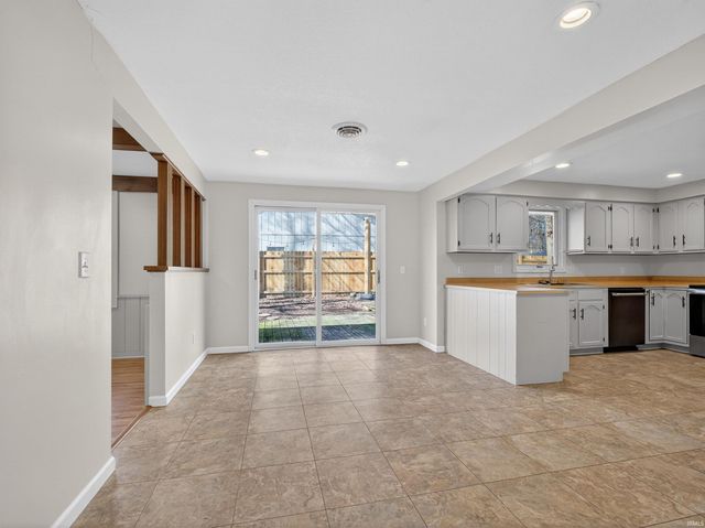 1605 Benham Drive, Fort Wayne, IN 46815