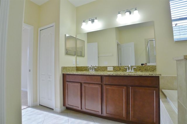 926 MEADOW GLADE DRIVE, Ruskin, FL 33570