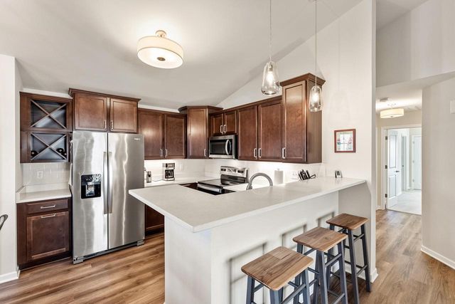 W197N16902 Stonewall DRIVE, Jackson, WI 53037