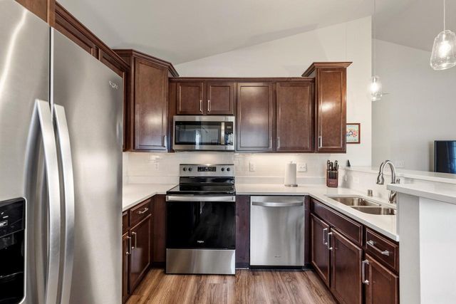 W197N16902 Stonewall DRIVE, Jackson, WI 53037