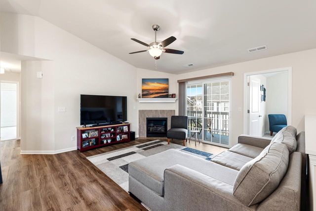 W197N16902 Stonewall DRIVE, Jackson, WI 53037