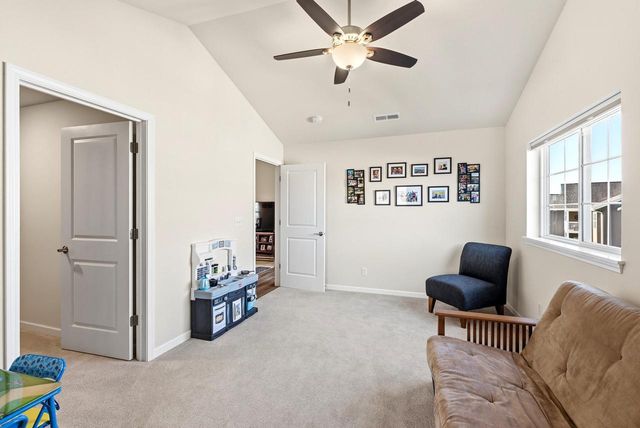 W197N16902 Stonewall DRIVE, Jackson, WI 53037