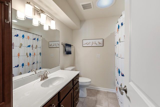 W197N16902 Stonewall DRIVE, Jackson, WI 53037