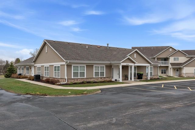 W197N16902 Stonewall DRIVE, Jackson, WI 53037