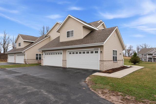 W197N16902 Stonewall DRIVE, Jackson, WI 53037
