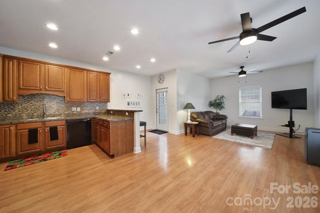 104 Sherman Oaks Lane, Mooresville, NC 28115