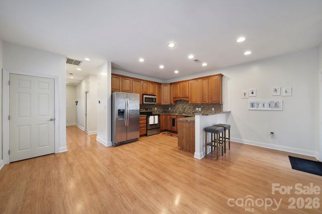 104 Sherman Oaks Lane, Mooresville, NC 28115