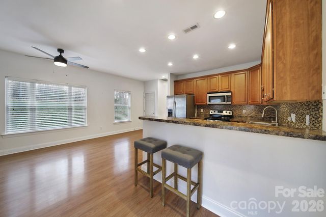 104 Sherman Oaks Lane, Mooresville, NC 28115