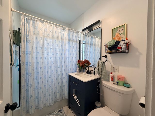106 Oakdale Ave 106, Dedham, MA 02026