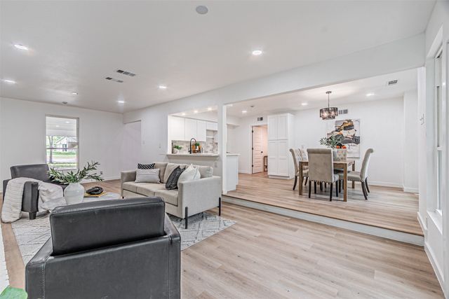 2631 Deep Hill Circle, Dallas, TX 75233