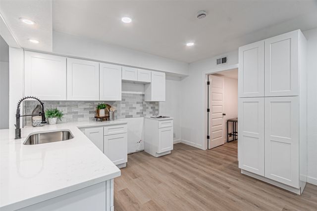 2631 Deep Hill Circle, Dallas, TX 75233