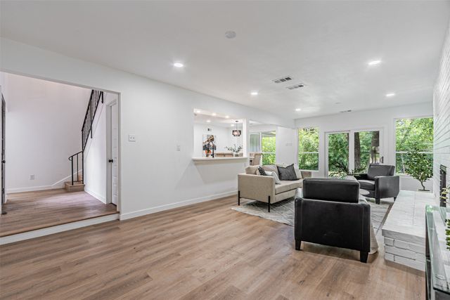 2631 Deep Hill Circle, Dallas, TX 75233